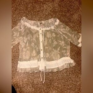 Free People floral off-the-shoulder blouse, size S.